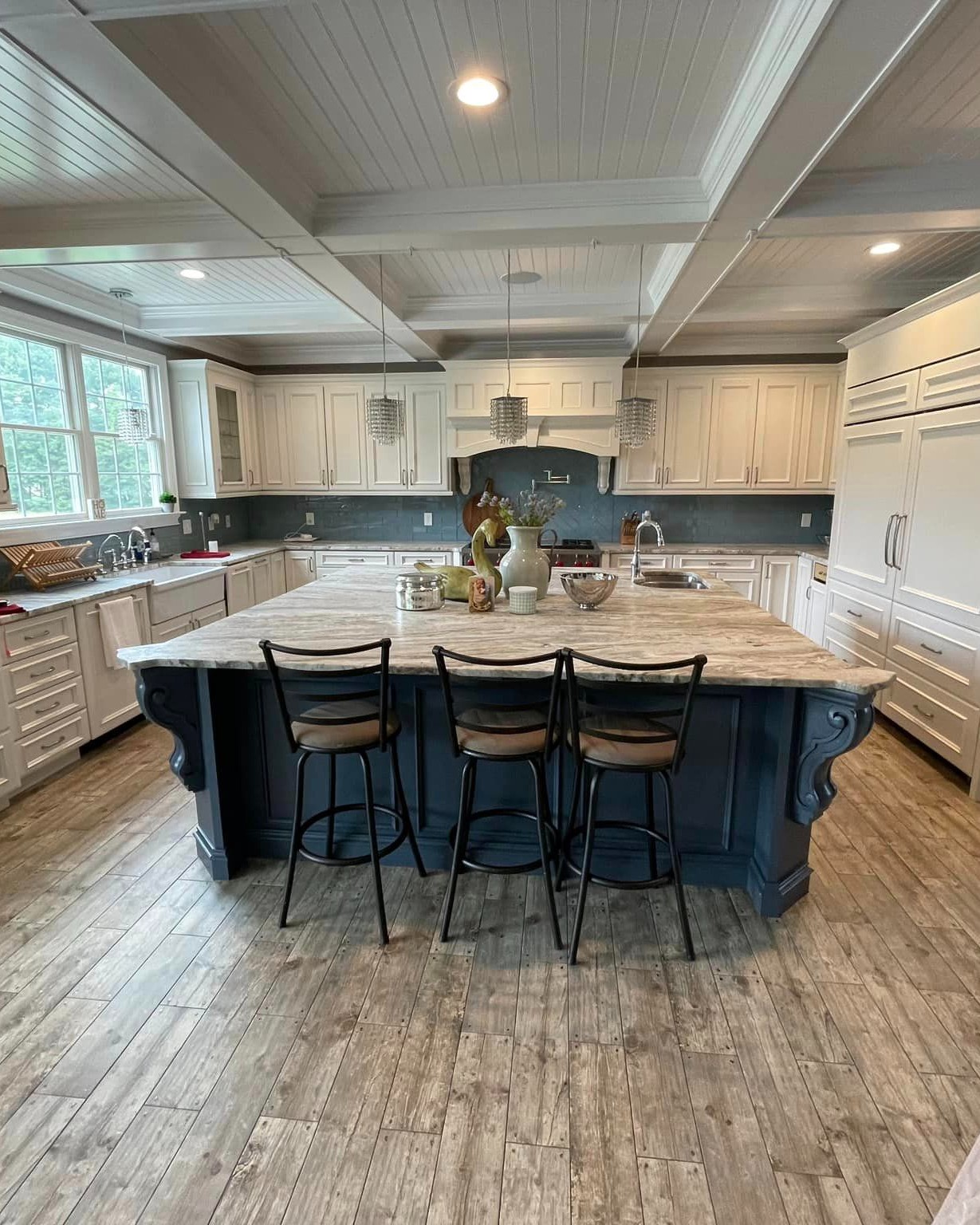 "Kitchen countertop installation in Philadelphia, featuring durable, stylish surfaces for a modern kitchen"